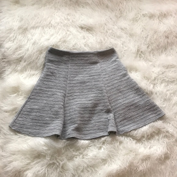 {ANTHRO}MAEVE GRAY TEXTURED SKATE SKIRT - Picture 2 of 6